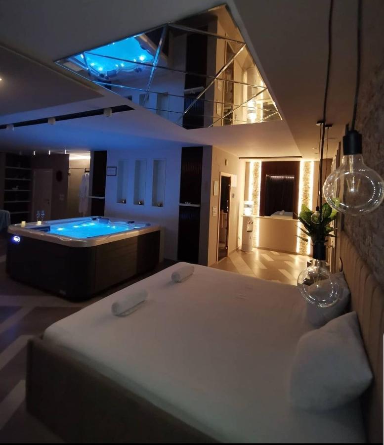 נובי סאד Spa Pleasure Apartman מראה חיצוני תמונה